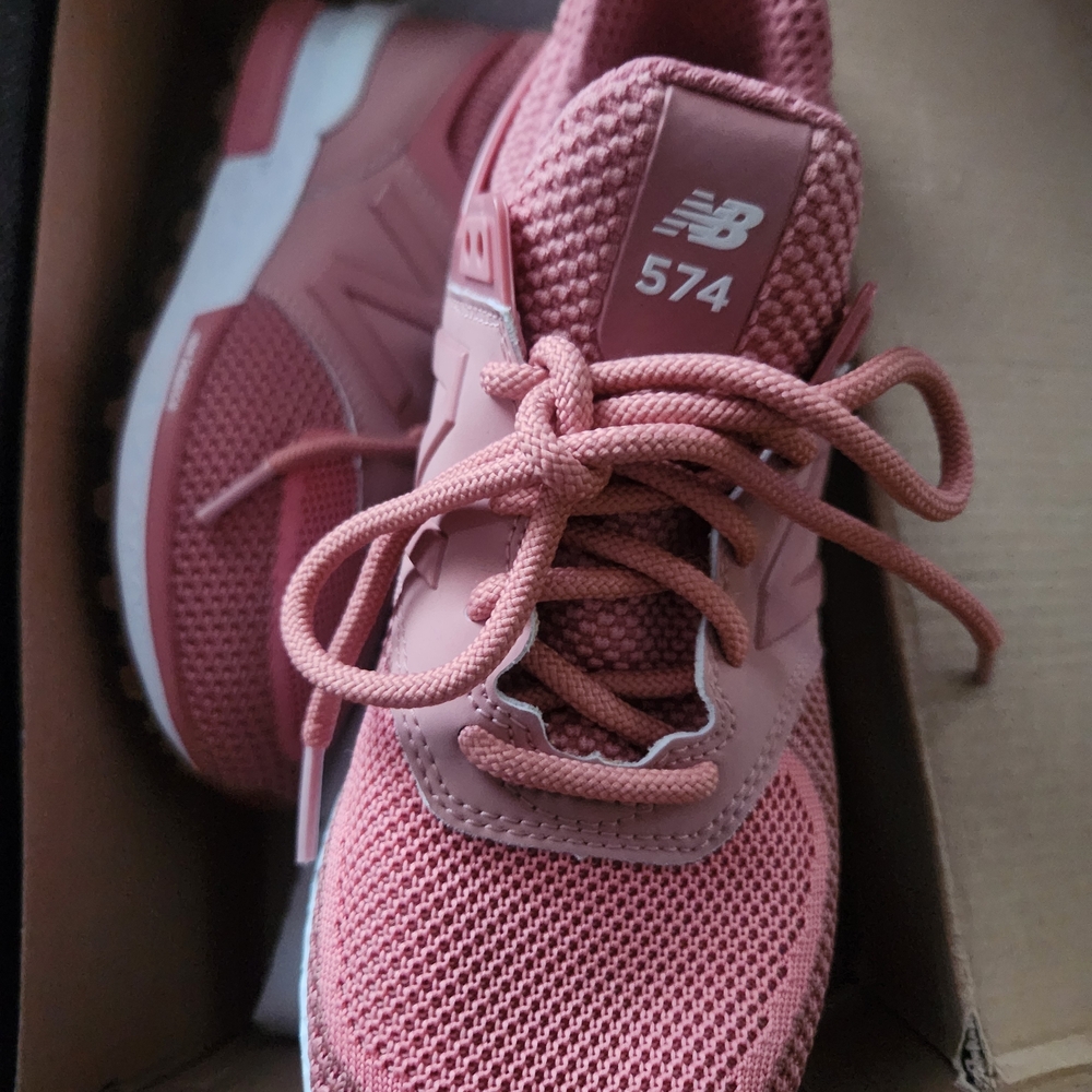 New Balance Women's Pink Sneakers
